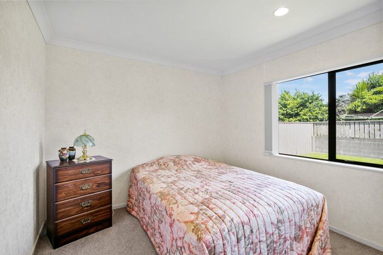 Photo of property in 22 Chatswood Grove, Fitzroy, New Plymouth, 4312