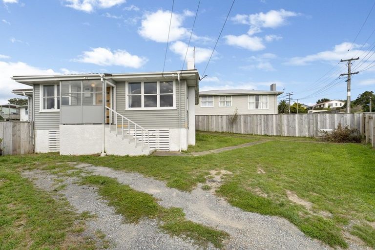 Photo of property in 11 Te Puke Street, Titahi Bay, Porirua, 5022