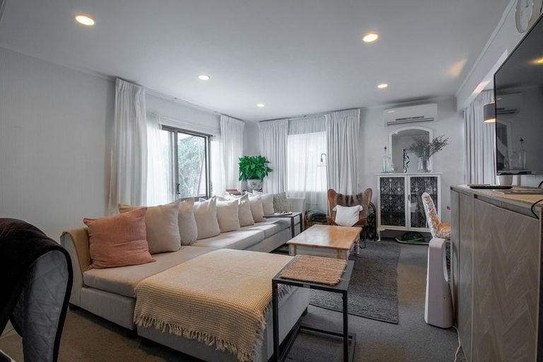 Photo of property in 1/327 Bucklands Beach Road, Bucklands Beach, Auckland, 2012