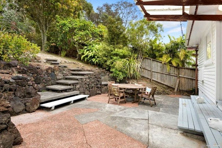 Photo of property in 24 Alexander Avenue, Torbay, Auckland, 0630