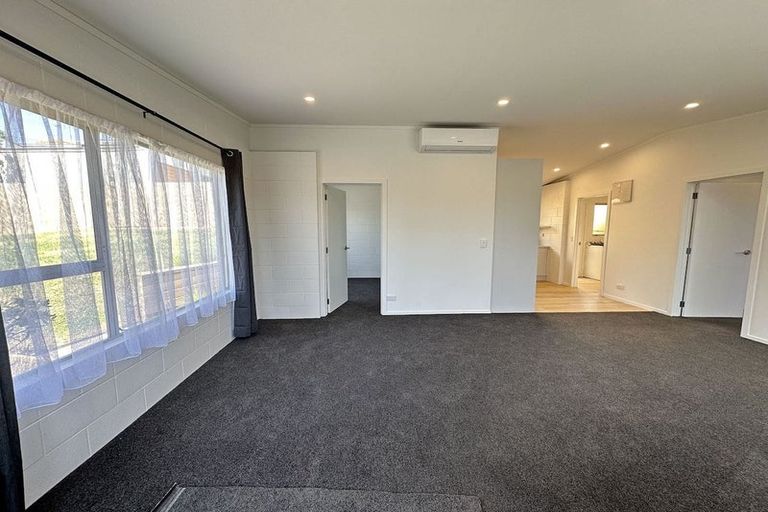 Photo of property in 2/6 Anne Road, Hillcrest, Auckland, 0627