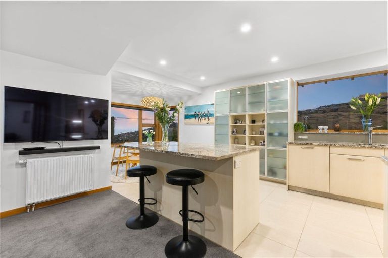 Photo of property in 109 Moncks Spur Road, Redcliffs, Christchurch, 8081