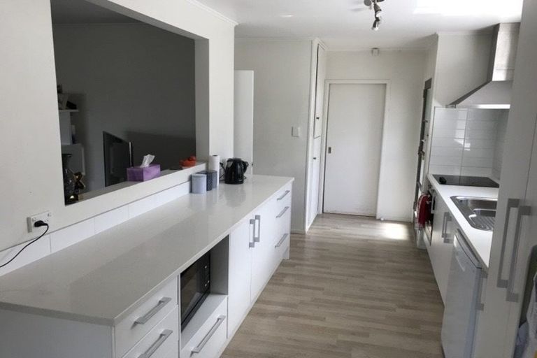 Photo of property in 6 Rainbow Place, Wattle Downs, Auckland, 2103