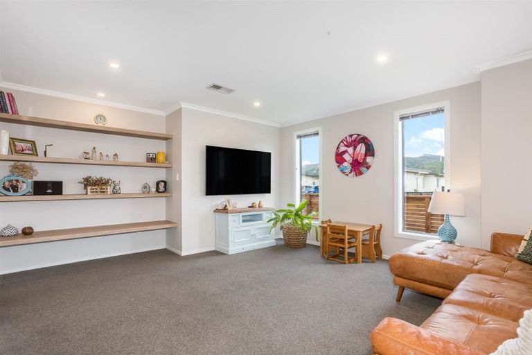 Photo of property in 89 John Burke Drive, Aotea, Porirua, 5024