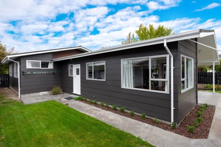 Photo of property in 8 Lynley Crescent, Blenheim, 7201