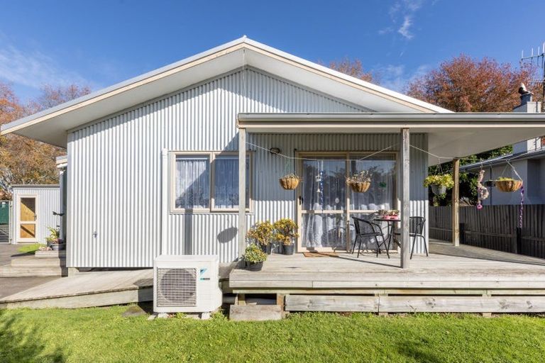 Photo of property in 914 Grove Road, Mayfair, Hastings, 4122