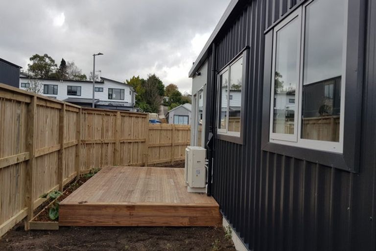 Photo of property in 1 Selkirk Lane, Hamilton Lake, Hamilton, 3204