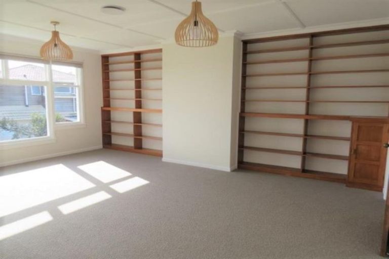 Photo of property in 79 Carrington Street, Lower Vogeltown, New Plymouth, 4310