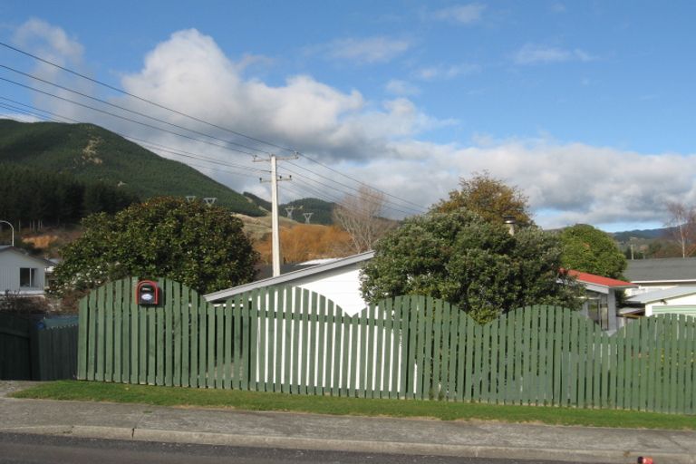 Photo of property in 3 Hookway Grove, Paraparaumu, 5032