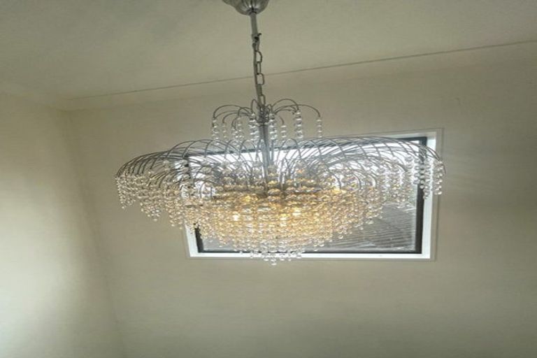 Photo of property in 1/4214a Great North Road, Glendene, Auckland, 0602