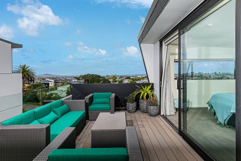 Photo of property in Sugar Lane Apartments, 5/31 Rawene Road, Birkenhead, Auckland, 0626
