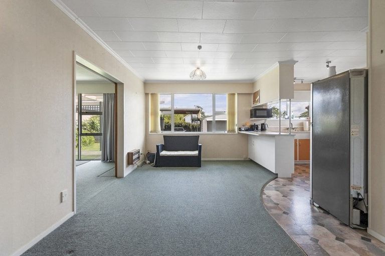 Photo of property in 36 John F Kennedy Drive, Milson, Palmerston North, 4414