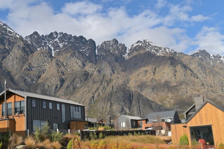 Photo of property in 5 Falconer Rise, Jacks Point, Queenstown, 9371