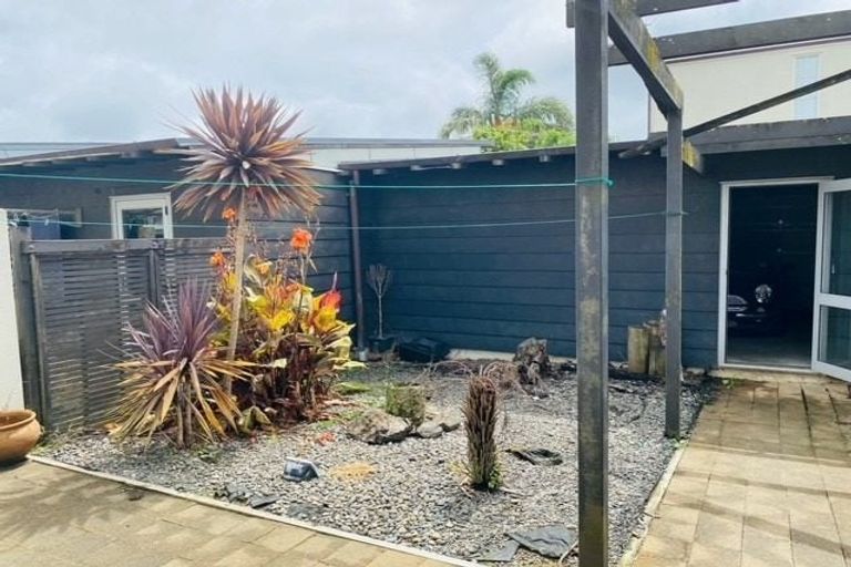 Photo of property in 12 Haven Drive, East Tamaki, Auckland, 2013