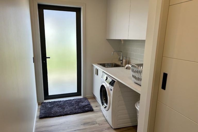 Photo of property in 8 Mirek Street, Waikanae, 5036