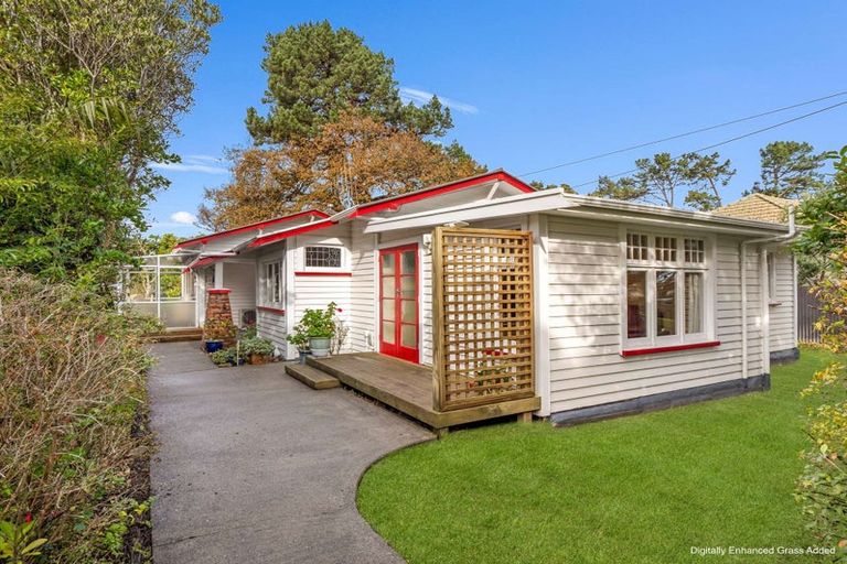 Photo of property in 32 Hutchison Crescent, Durie Hill, Whanganui, 4500