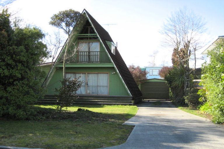 Photo of property in 17 Nisbet Terrace, Kinloch, Taupo, 3377
