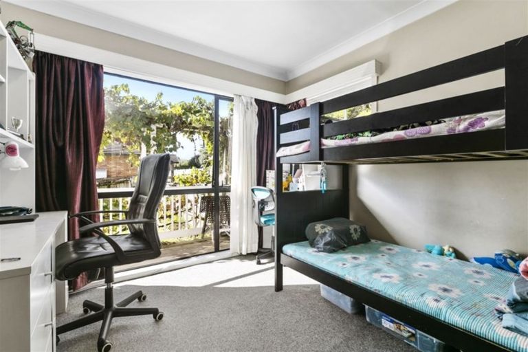 Photo of property in 183 Carlisle Road, Northcross, Auckland, 0632