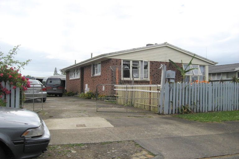 Photo of property in 49 Convair Crescent, Mangere, Auckland, 2022