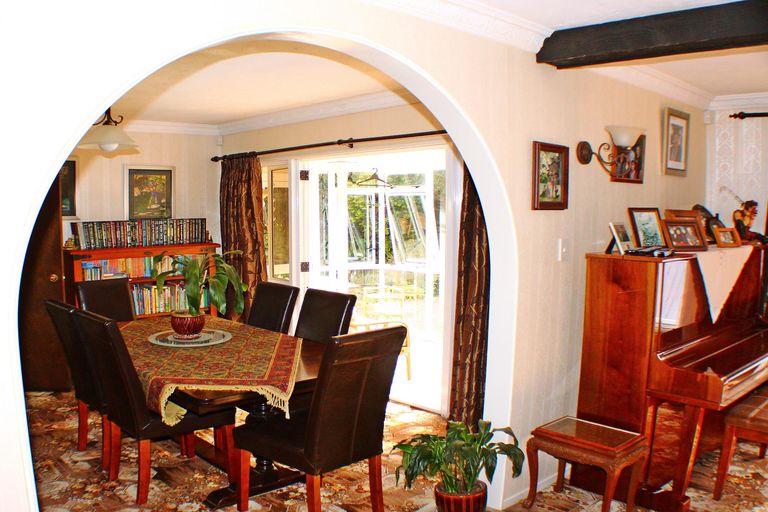 Photo of property in 55 Branch Road, Highlands Park, New Plymouth, 4312