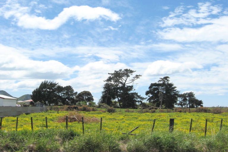 Photo of property in 43 Main Road, Tolaga Bay, 4077