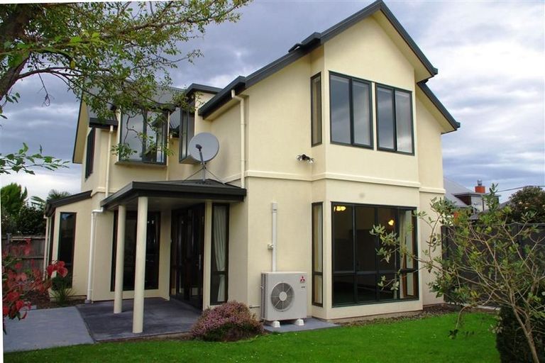 Photo of property in 2c Chilcombe Street, Ilam, Christchurch, 8041