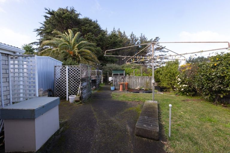 Photo of property in 37 Punga Street, Tangimoana, 4822
