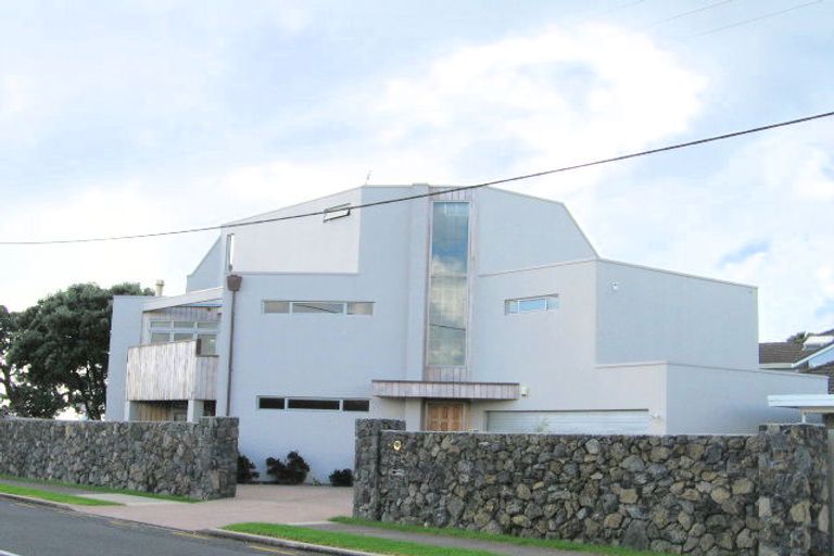 Photo of property in 2 Marellen Drive, Red Beach, 0932