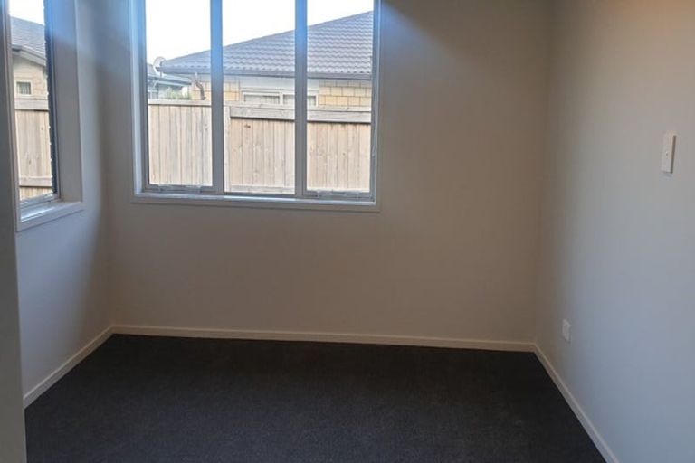 Photo of property in 35 Komata Crescent, Papamoa Beach, Papamoa, 3118