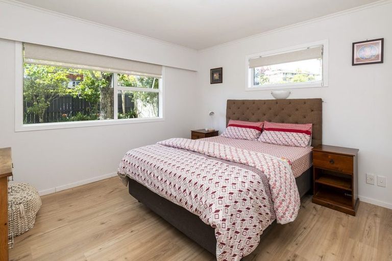 Photo of property in 12 Cheriton Road, Mellons Bay, Auckland, 2014