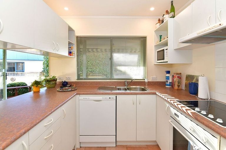 Photo of property in 4/848 Whangaparaoa Road, Manly, Whangaparaoa, 0930