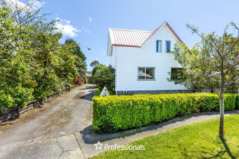 Photo of property in 2 Fenchurch Grove, Stokes Valley, Lower Hutt, 5019