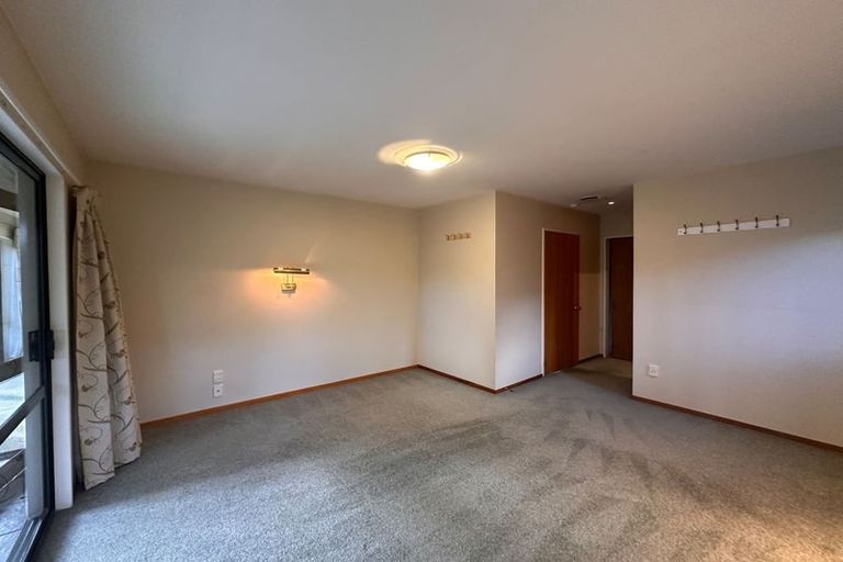 Photo of property in 2 Yarrum Lane, Avonhead, Christchurch, 8042