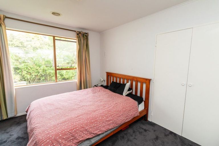 Photo of property in 1 Paddington Grove, Karori, Wellington, 6012