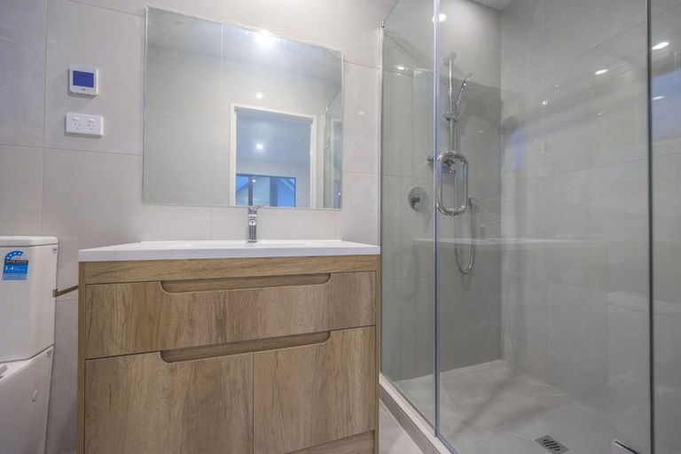 Photo of property in 30 Whakato Avenue, Kumeu, 0810