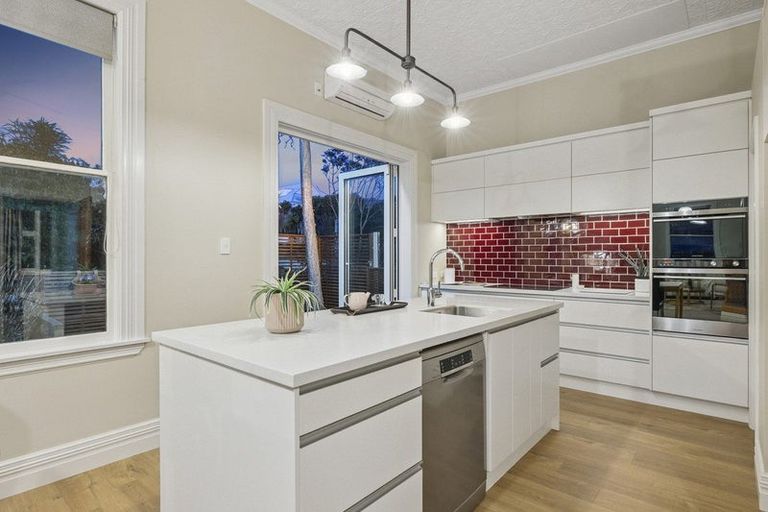 Photo of property in 24 Cranston Street, Andersons Bay, Dunedin, 9013