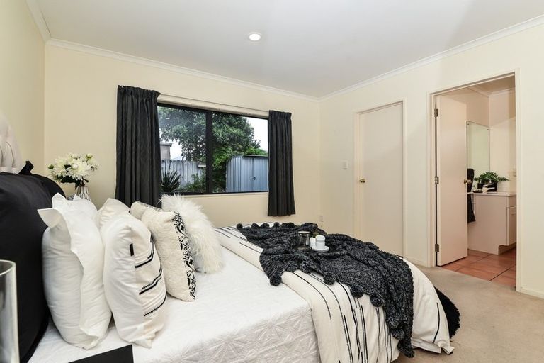 Photo of property in 4 Diomede Glade, Flagstaff, Hamilton, 3210