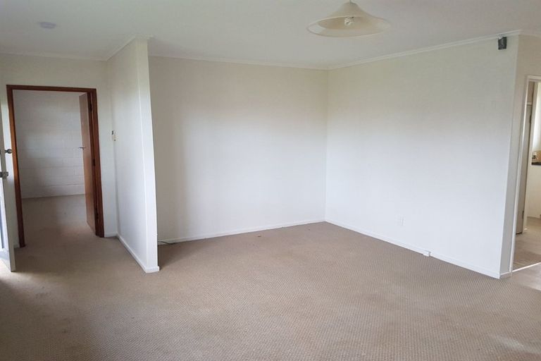 Photo of property in 2/52 Landscape Road, Papatoetoe, Auckland, 2025