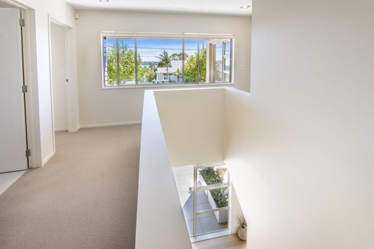 Photo of property in 30 Beresford Street, Bayswater, Auckland, 0622