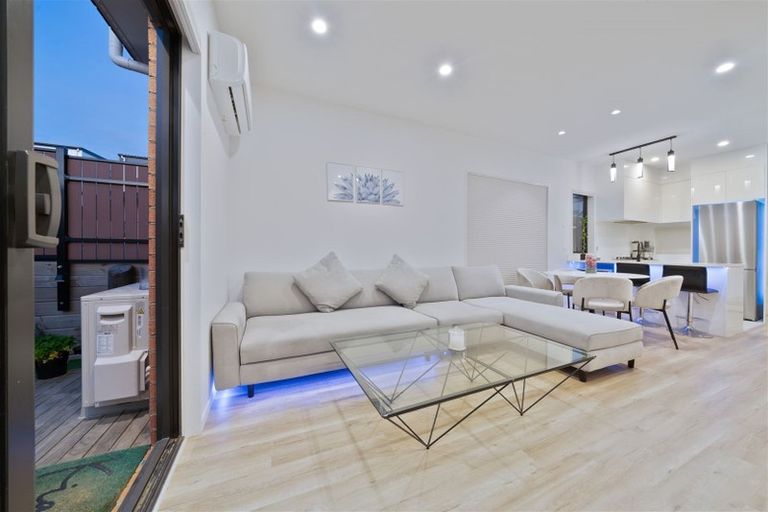 Photo of property in 4 Treeline Lane, Flat Bush, Auckland, 2019