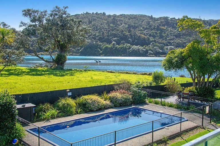 Photo of property in 2b/25 Weranui Road, Waiwera, Orewa, 0994