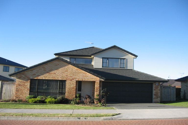 Photo of property in 8 Ashkirk Place, Wattle Downs, Auckland, 2103