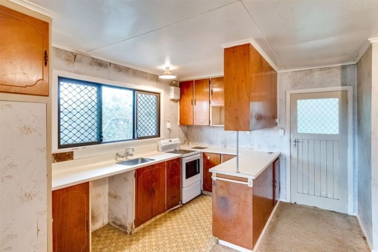 Photo of property in 3 Shackleton Street, Maraenui, Napier, 4110