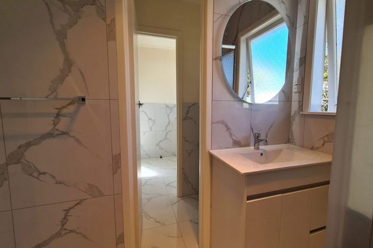 Photo of property in 6 Longburn Road, Henderson, Auckland, 0610