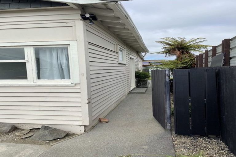 Photo of property in 68 Estuary Road, New Brighton, Christchurch, 8061