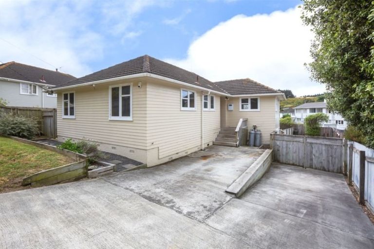 Photo of property in 61 Jillett Street, Titahi Bay, Porirua, 5022