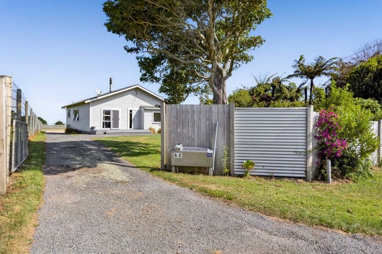 Photo of property in 1491 Eltham Road, Kaponga, Hawera, 4679