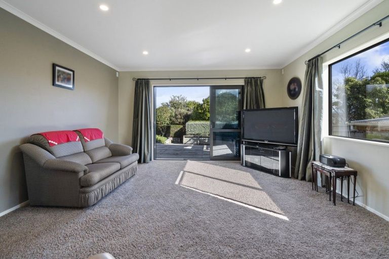 Photo of property in 11 Silkwood Place, Fitzherbert, Palmerston North, 4410