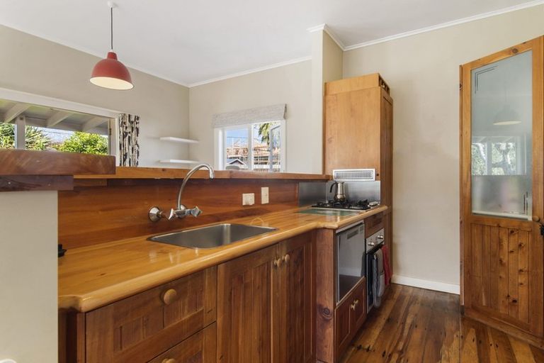 Photo of property in 2/20 Brook Street, Milford, Auckland, 0620