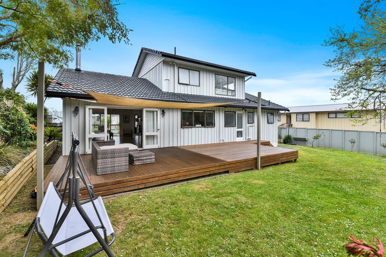 Photo of property in 24 Deodar Place, Totara Heights, Auckland, 2105